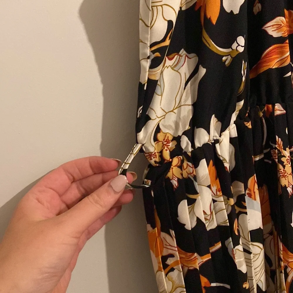 Black White Orange Floral Pleated Jumpsuit - Picture 4 of 5
